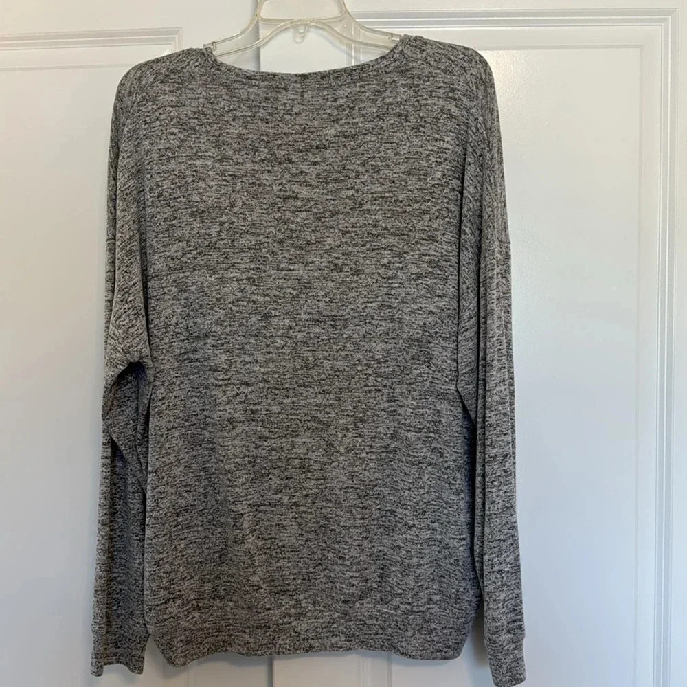 Athleta Mindful Pullover, Light Grey Heather SIZE Medium - Picture 8 of 11